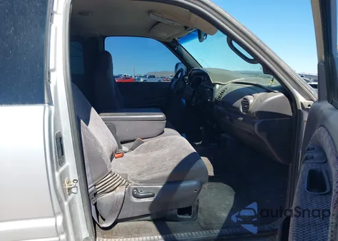 2001 Dodge Ram 1500 St из США, поврежденный, VIN 3B7HF13Z51G750296